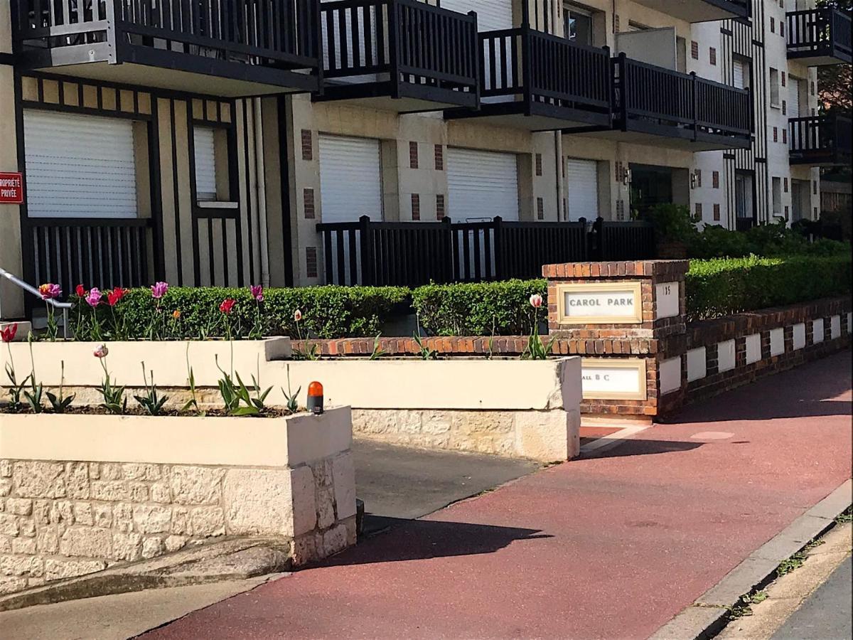 Appartement 3 Chambres Avec Roof Top A 5 Mn De La Plage Довил Екстериор снимка
